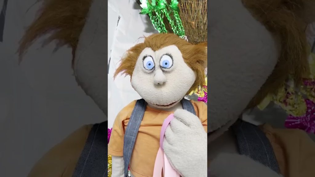 מנחוסה בסוכה😂